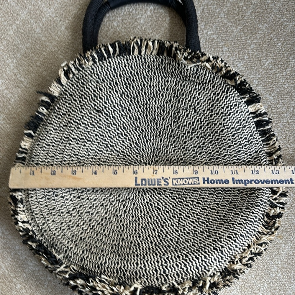 Zara purse- black and cream-black handles – straw - Picture 5 of 6